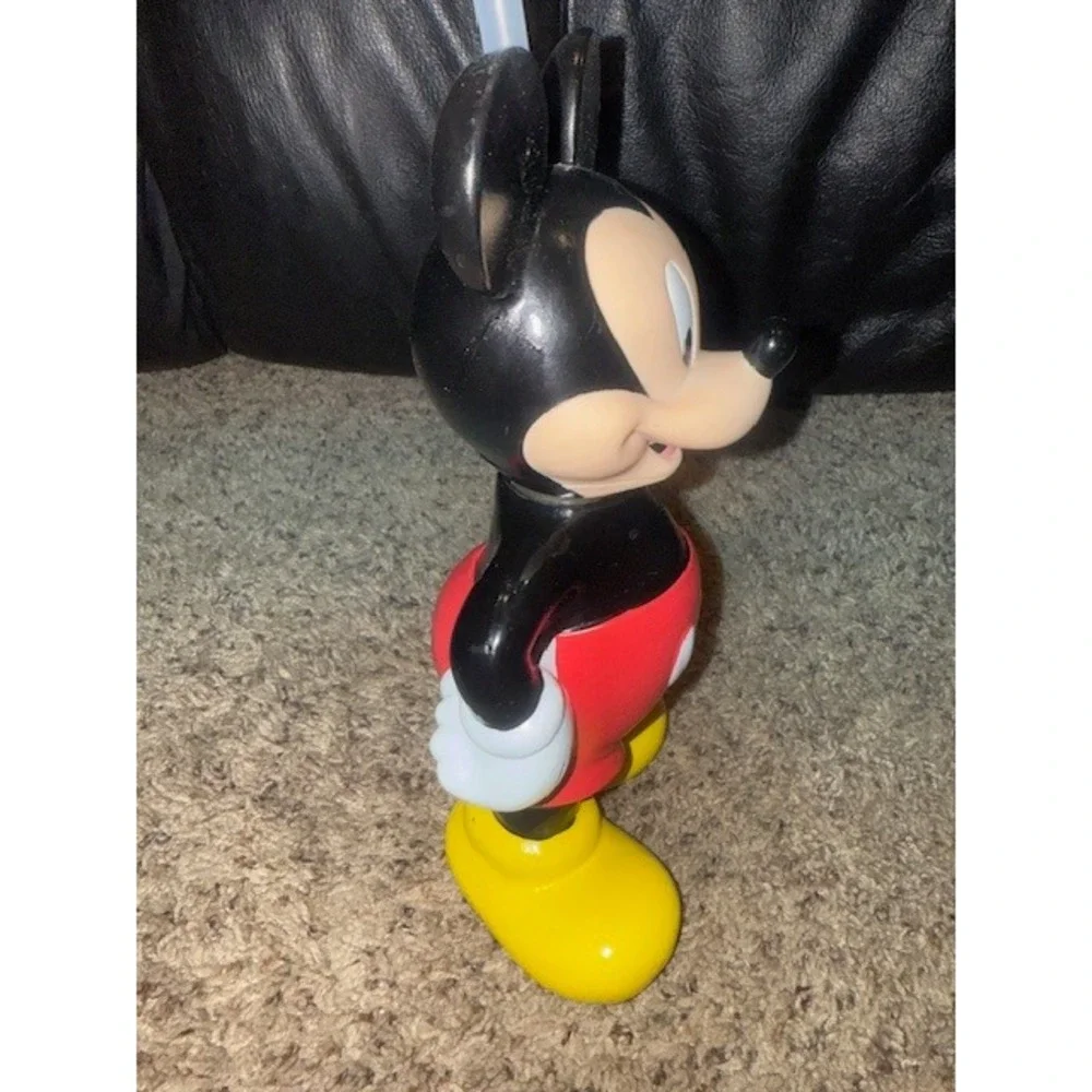 Vintage Mickey Mouse Sipper Cup with Straw,‎ Disney Plastic Character Drinkware